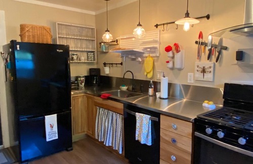 Auburn Casa | Come stay at Dragonfly House to experience all Auburn has to offer.
