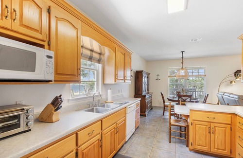 Gulf Shores Casa | Come & unwind at Bama Breeze, a peaceful hideaway on Bon Secour Bay.