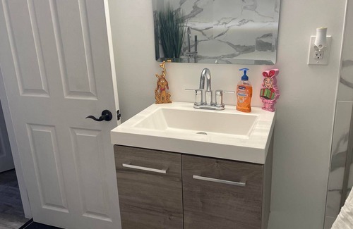 North Chesterfield Casa | Come vacation at our Family Friendly Basement!