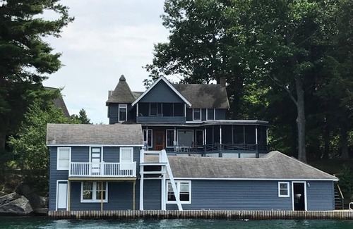 Frontenac Cabaña | Visítenos en el 1000 Islas