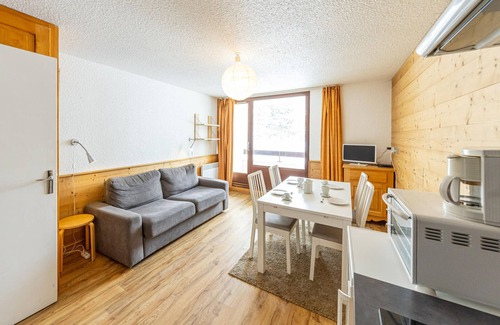 Montgellafrey Apartamento | Estudio cómodo 4 pers, cerca de pistas y comercios, balcón sur