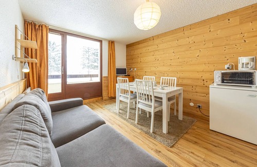 Montgellafrey Apartamento | Estudio cómodo 4 pers, cerca de pistas y comercios, balcón sur