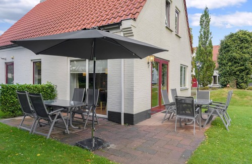 Municipality of Valkenburg aan de Geul Villa | Comfort 10-person villa in the holiday park Landal Kasteeldomein De Cauberg
