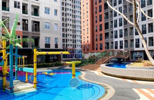 Bekasi Timur Apartamento | Comfort 2BR at Transpark Juanda Bekasi Timur Apartment By Travelio