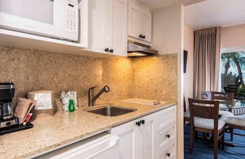 St. Pete Beach Hotel | Comfort and Convenience! 2 Units w/ Kitchenettes, Outdoor Pool