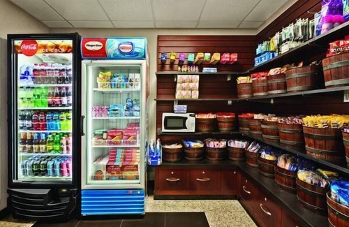 Fort Worth Hotel | Comfort and Convenience! On-Site Restaurant, Free Parking, Indoor Pool