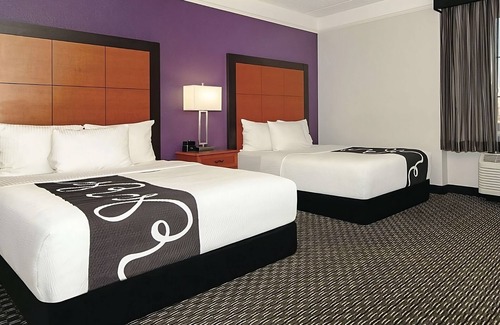 Guasti Hotel | Comfort and Convenience! 4 Great Units! Near Ontario International Airport!