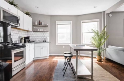 Near Northside Casa | Comfort and Cozy 1BR Getaway, WiFi, BBQ
