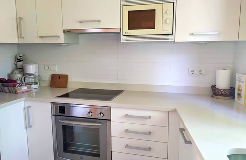 Palau-Saverdera Apartamento | Confort y Excelentes Vistas en la Costa Brava
