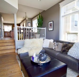 North Queen Anne Casa | Comfort and Grace Perched on Queen Anne Hill