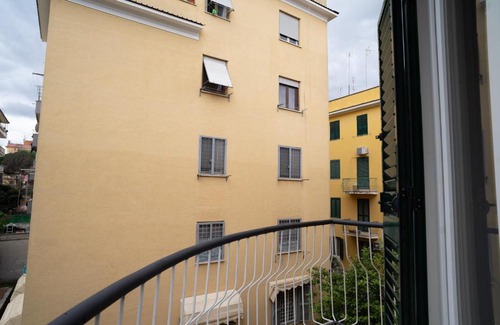 Prenestino-Centocelle Apartamento | Comfort and metro 2 steps away, perfect for 3 guests