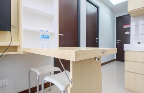 Bogor Selatan Apartamento | Comfort and Modern 2BR at Royal Heights Apartment By Travelio