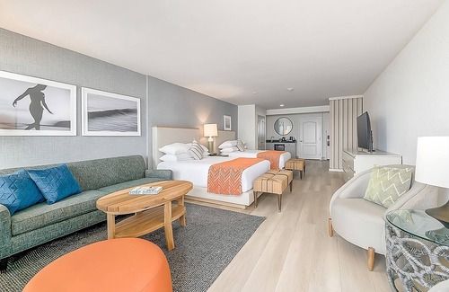 Carlsbad Village Hotel | Comfort and Relaxation! 2 Oceanfront Units, Swimming Pool, Beachfront Hotel!
