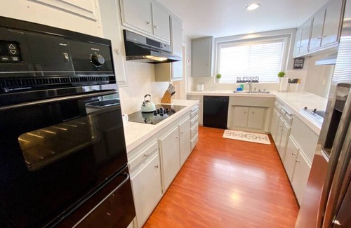 Greenbriar Casa | Comfort and Relaxation in Multi-Million $$$ area!!
