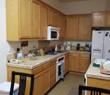 Vacaville Casa | Comfort and Style Full bed shared bathroom