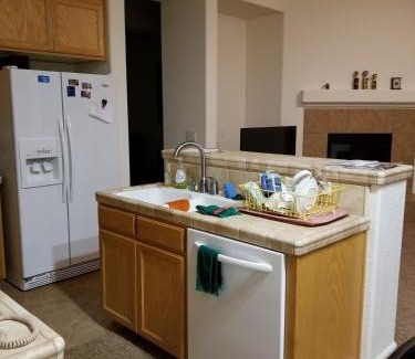 Vacaville Casa | Comfort and Style Full bed shared bathroom
