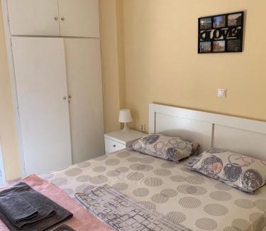 Loutraki-Agioi Theodoroi Apartamento | Comfort apartment for small family