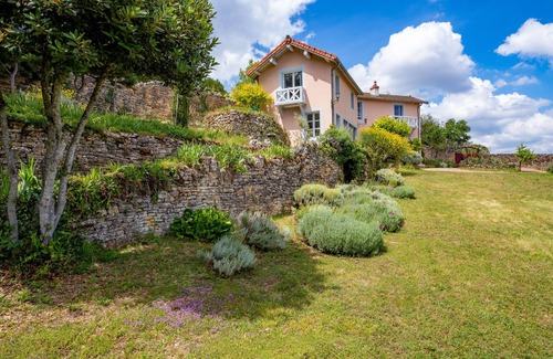 Beaune Casa | COMFORT, CHARM, POOL AND EXCEPTIONAL VIEW