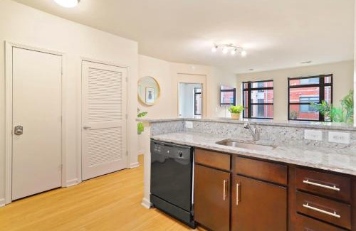 Arlington Apartamento | Comfort & Convenience in Trendy Crystal City Loft