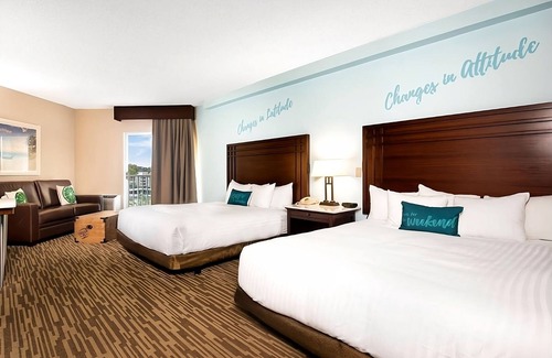Osage Beach Hotel | Comfort & Convenience! 3 Convenient Units, Free Parking, Near Lake of the Ozarks