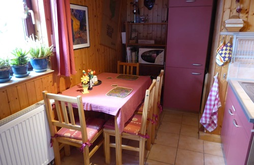 Albersweiler Apartamento | Comfort FEWO in a quiet south-facing slope, with Trifelsblick, great view, 68 qm2
