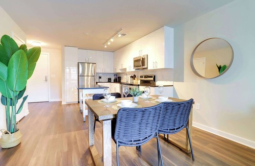 Jefferson Manor Apartamento | Alexandria Apt W Pool & Gym