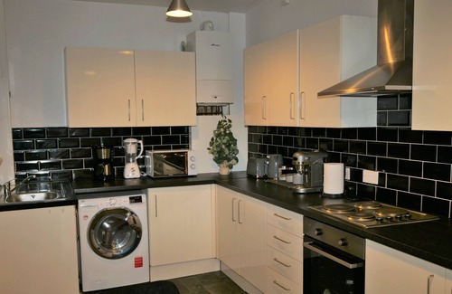 Bolton Casa | Comfort Home From Home Bolton Central Hilden St - Sleeps - 10