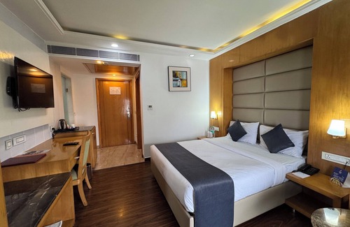 Dehradun Hotel | Comfort Hotel GMS Grand