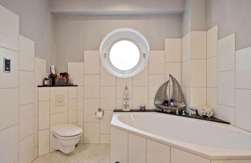 Rhein-Erft-Kreis District Casa | Comfort in Hürth with pool and fireplace