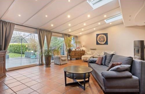 Rhein-Erft-Kreis District Casa | Comfort in Hürth with pool and fireplace