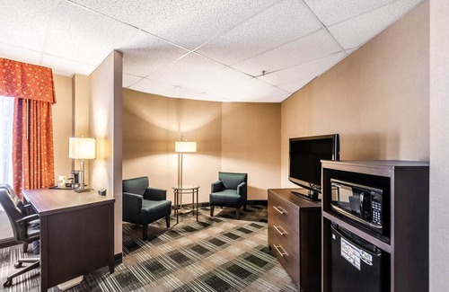 Waycroft - Woodlawn Hotel | Comfort Inn Ballston