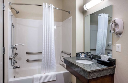 Bonner Springs Hotel | Comfort Inn Bonner Springs Kansas City