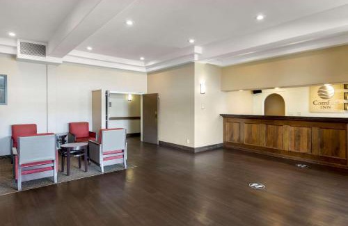 South Lethbridge Hotel | Comfort Inn