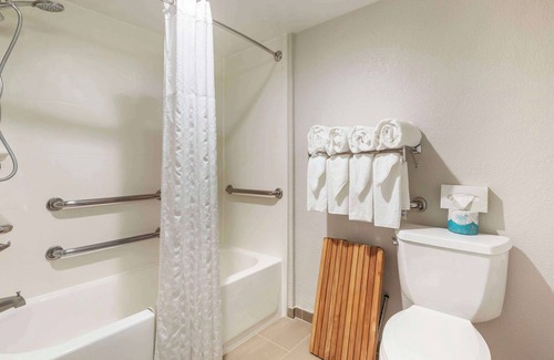 Bowie Hotel | Comfort Inn Conference Center