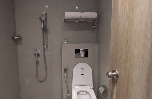 Delhi Hotel | Comfort INN Grand - Kaushambi