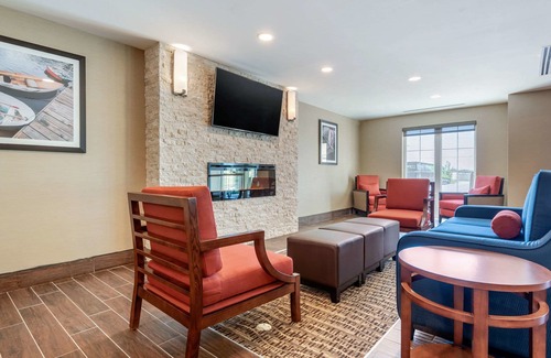 Napanee Hotel | Comfort Inn & Suites