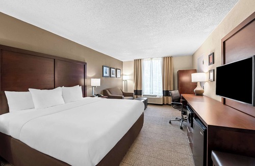 Croasdaile Farm Master Hotel | Comfort Inn & Suites Durham near Duke University