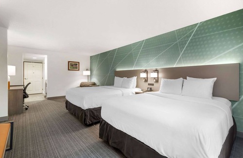 Lake George Hotel | Comfort Inn & Suites Lake George