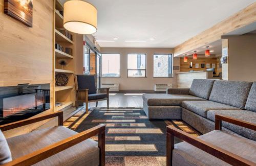Galeville Hotel | Comfort Inn & Suites Liverpool - Syracuse North