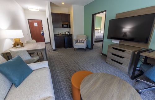 New Iberia Hotel | Comfort Inn & Suites New Iberia - Avery Island