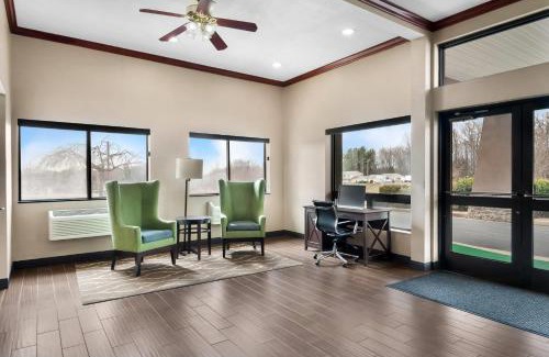 North East Hotel | Comfort Inn & Suites North East