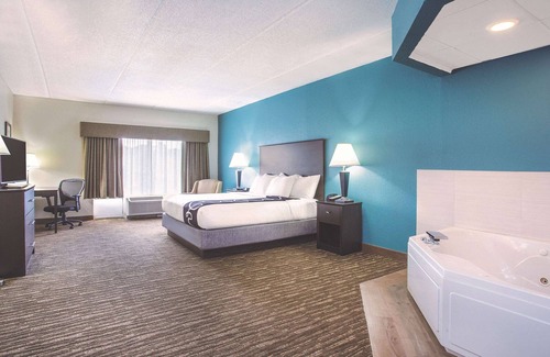 Fruitville Hotel | Comfort Inn & Suites Sarasota I75