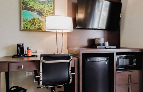 Lower Scarborough Hotel | Comfort Inn & Suites Tobago