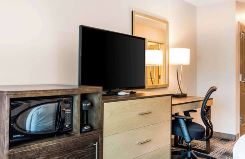 East Ellijay Hotel | Comfort Inn & Suites
