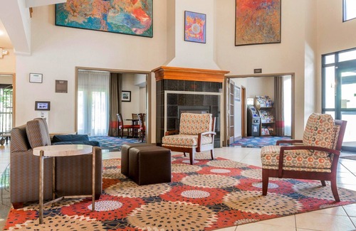 South Burlington Hotel | Comfort Inn & Suites