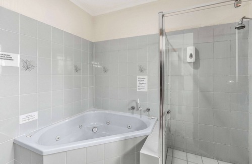 Mount Gambier Hotel | Comfort Inn The Lakes