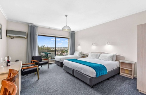 Mount Gambier Hotel | Comfort Inn The Lakes