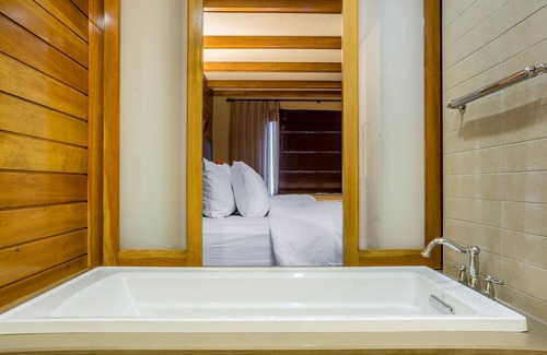 Downtown Niagara Falls Hotel | Comfort Inn The Pointe