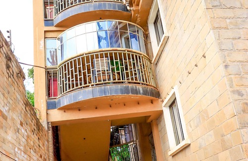 Muthaiga Apartamento | comfort live in, 15 minute drive from town, proximity to Nairobi national park.
