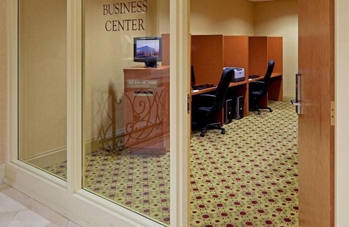 Harrisburg - Hershey Casa | Comfort Meets Affordability, Free Parking, Outdoor Pool, Pets Allowed